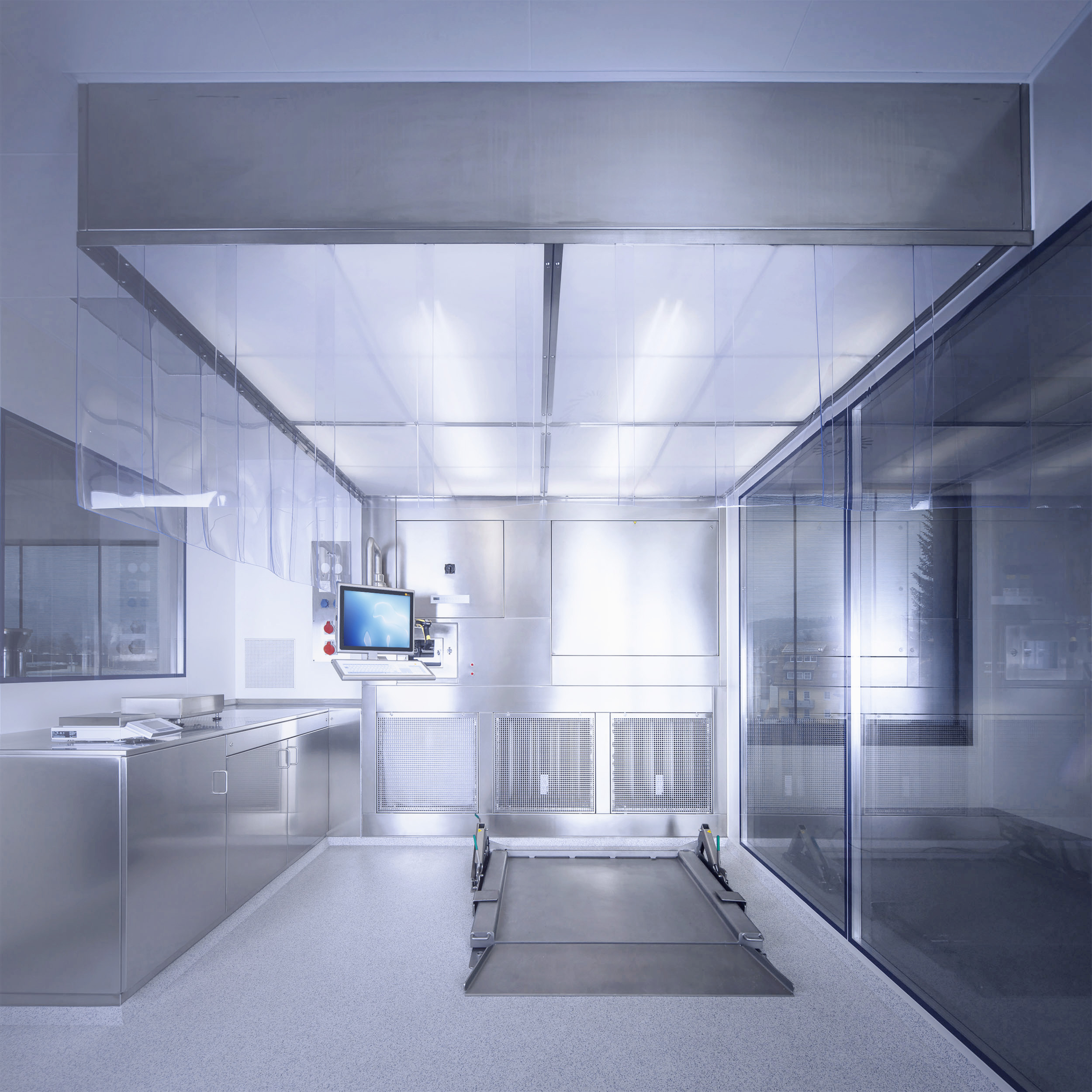 WAVE in cleanroom working environment with large scale 0